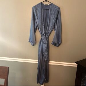 Vintage Adonna Women’s Size Medium Blue Satin Belted Wrap Style Robe Lingerie